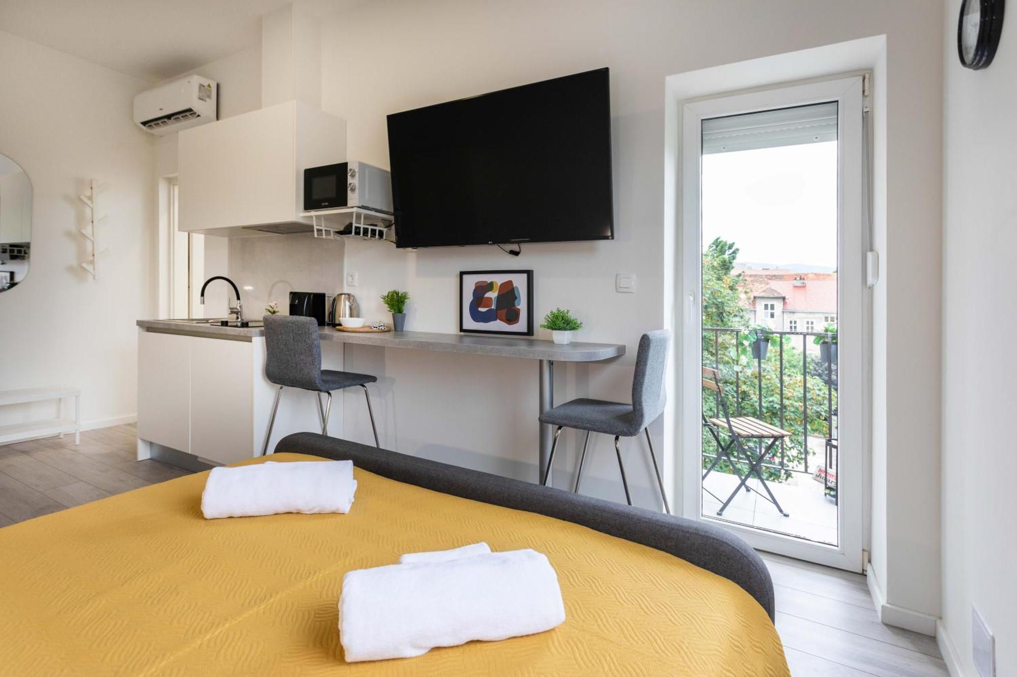 Bright And Modern Apartments In City Center 萨格勒布 外观 照片